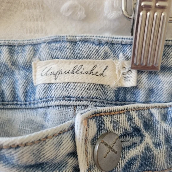 Unpublished Light Wash Debbie Mom Jean High Rise - Picture 9 of 9